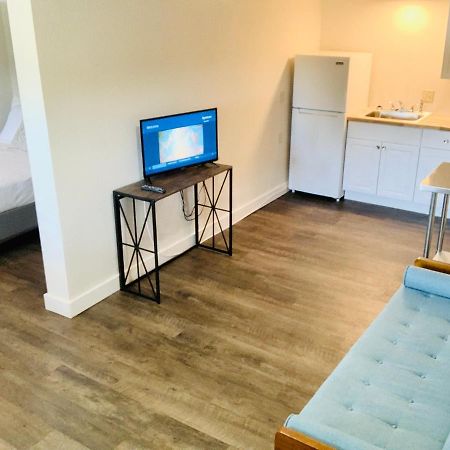 Lancaster Motor Inn Екстер'єр фото
