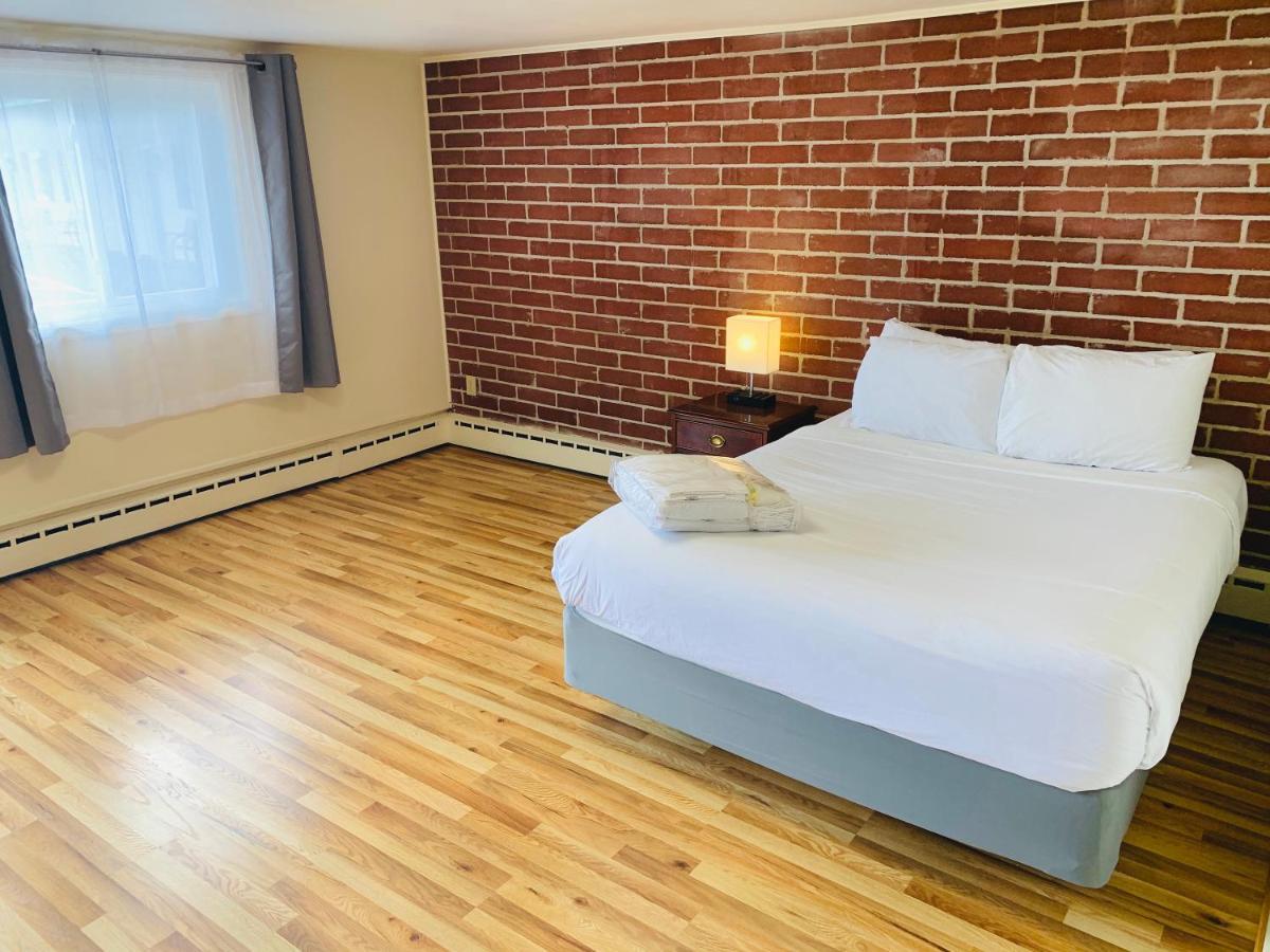 Lancaster Motor Inn Екстер'єр фото