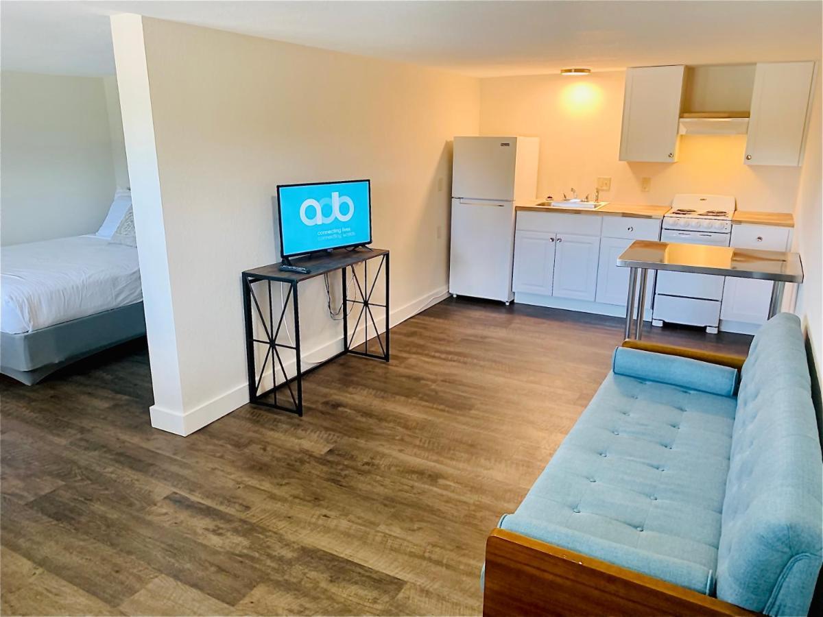 Lancaster Motor Inn Екстер'єр фото