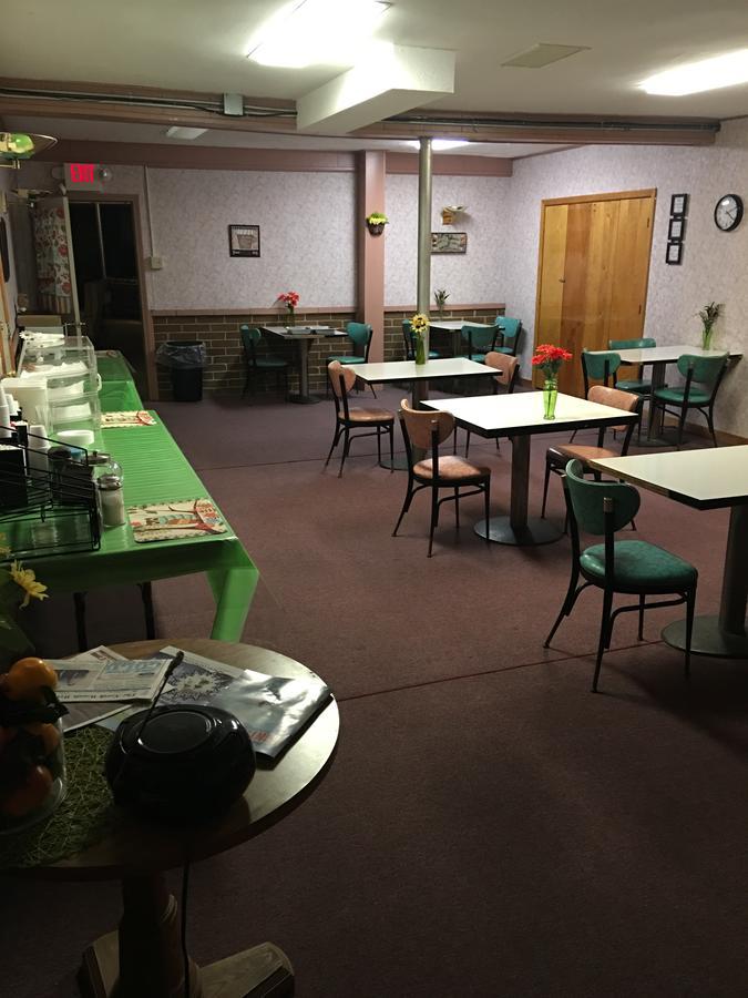 Lancaster Motor Inn Екстер'єр фото