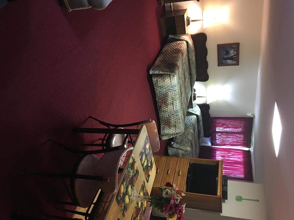 Lancaster Motor Inn Екстер'єр фото