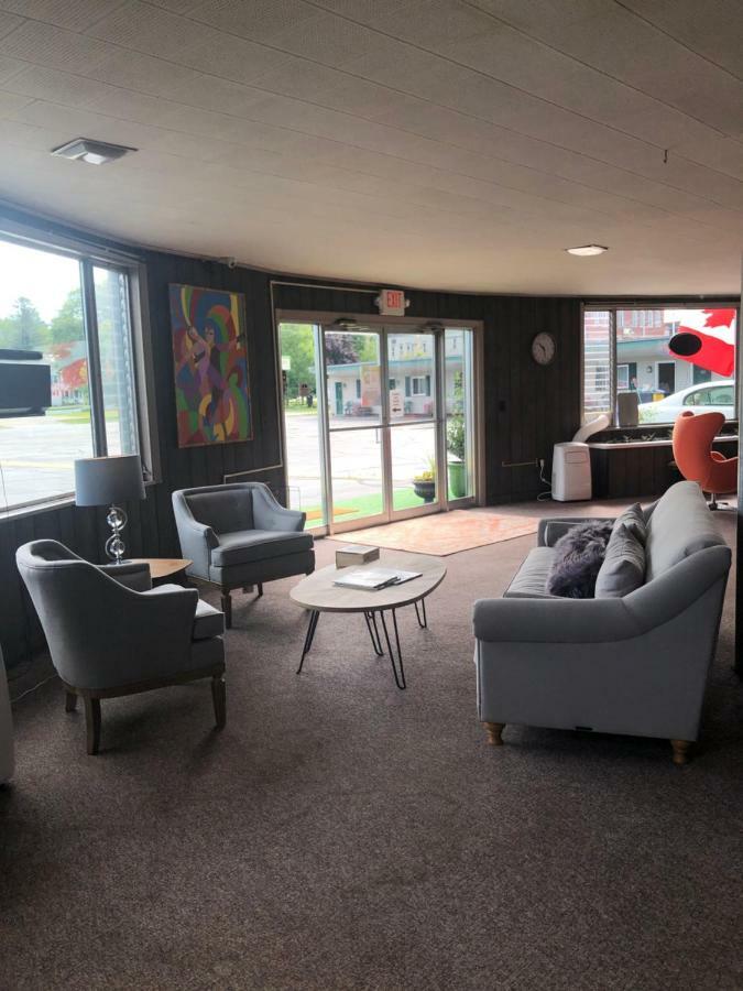 Lancaster Motor Inn Екстер'єр фото